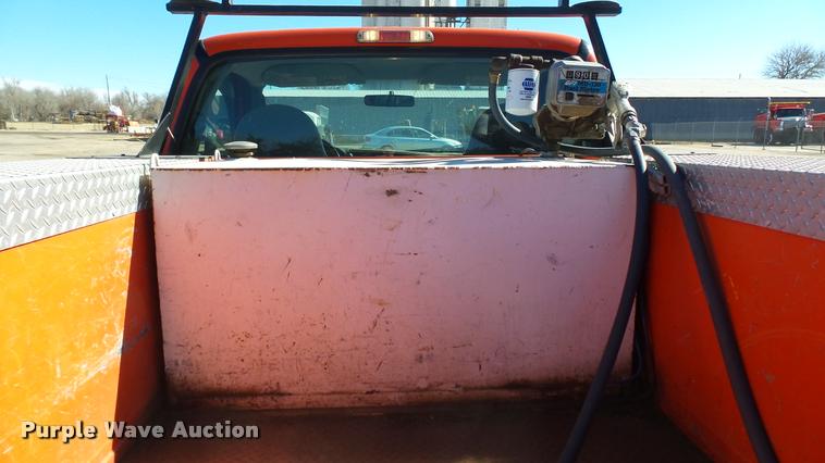 image for item L3953 2006 Ford F250 Super Duty XL utility bed pickup truck