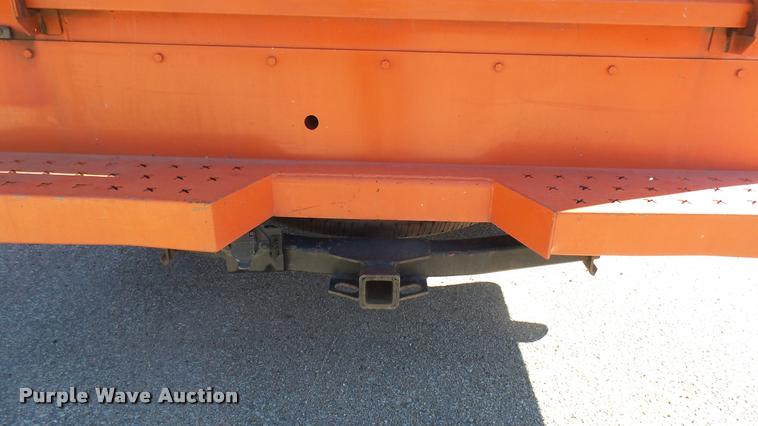 image for item L3953 2006 Ford F250 Super Duty XL utility bed pickup truck