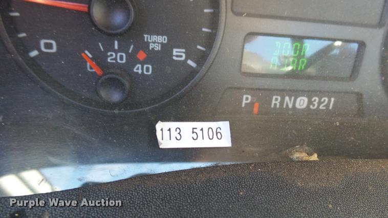 image for item L3953 2006 Ford F250 Super Duty XL utility bed pickup truck