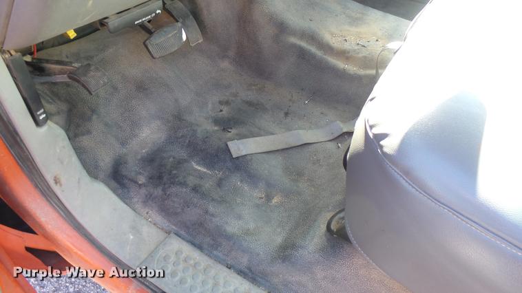 image for item L3954 2006 Ford F250 Super Duty XL utility bed pickup truck