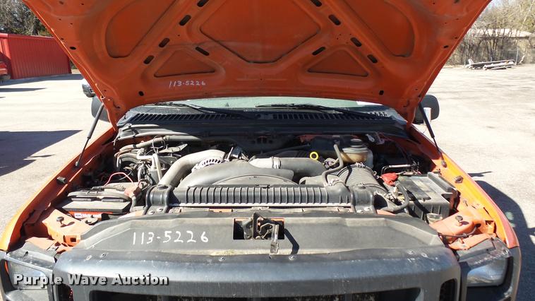 image for item L3954 2006 Ford F250 Super Duty XL utility bed pickup truck