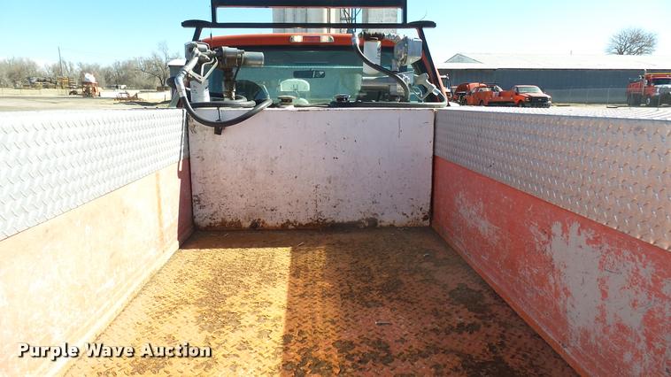 image for item L3954 2006 Ford F250 Super Duty XL utility bed pickup truck