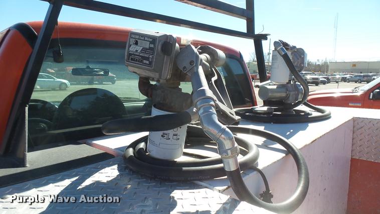 image for item L3954 2006 Ford F250 Super Duty XL utility bed pickup truck