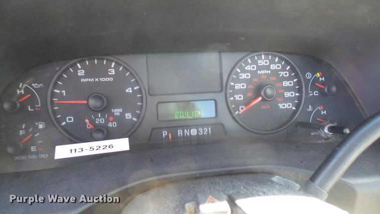 image for item L3954 2006 Ford F250 Super Duty XL utility bed pickup truck