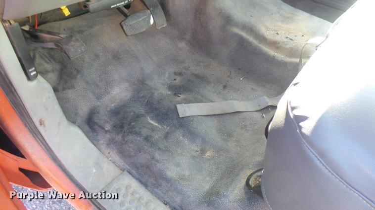 image for item L3954 2006 Ford F250 Super Duty XL utility bed pickup truck