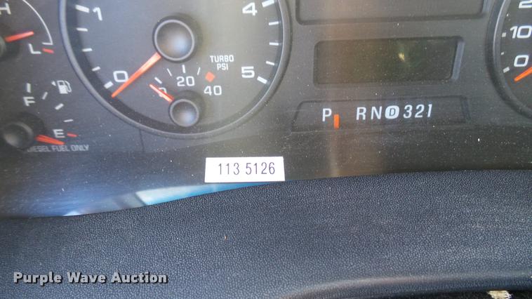 image for item L3955 2006 Ford F250 Super Duty XL utility bed pickup truck