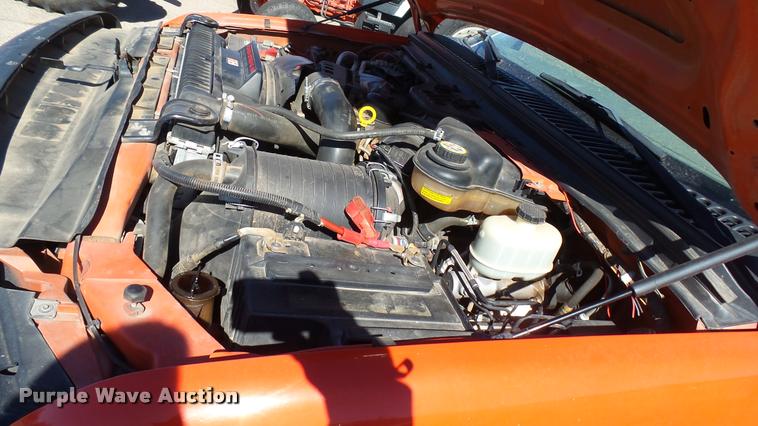 image for item L3955 2006 Ford F250 Super Duty XL utility bed pickup truck