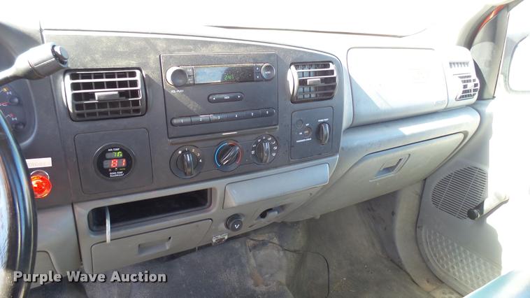 image for item L3956 2006 Ford F250 Super Duty XL utility bed pickup truck