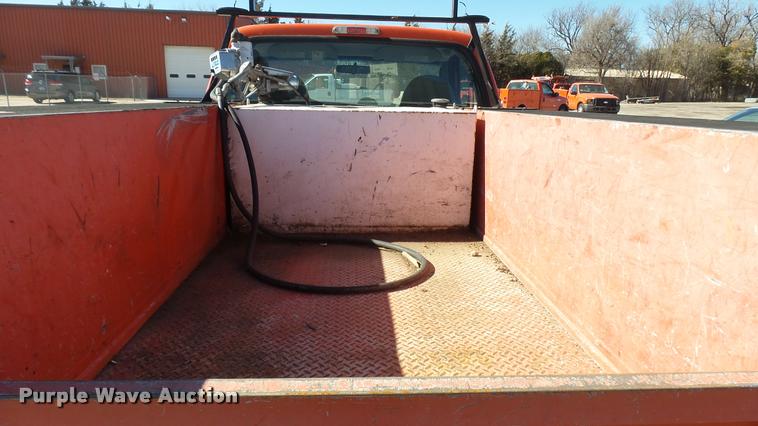 image for item L3956 2006 Ford F250 Super Duty XL utility bed pickup truck