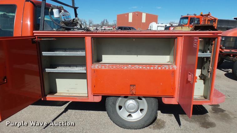 image for item L3956 2006 Ford F250 Super Duty XL utility bed pickup truck