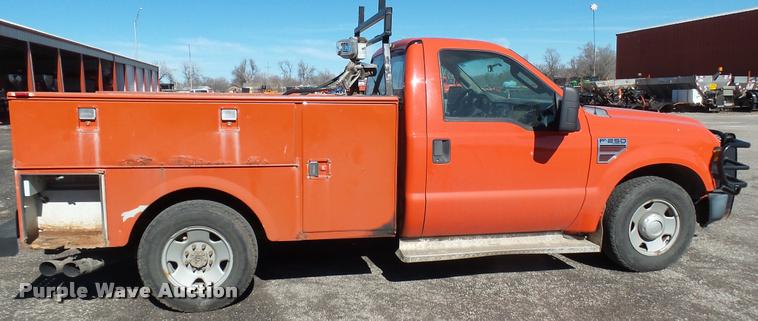 image for item L3957 2008 Ford F250 Super Duty XL utility bed pickup truck