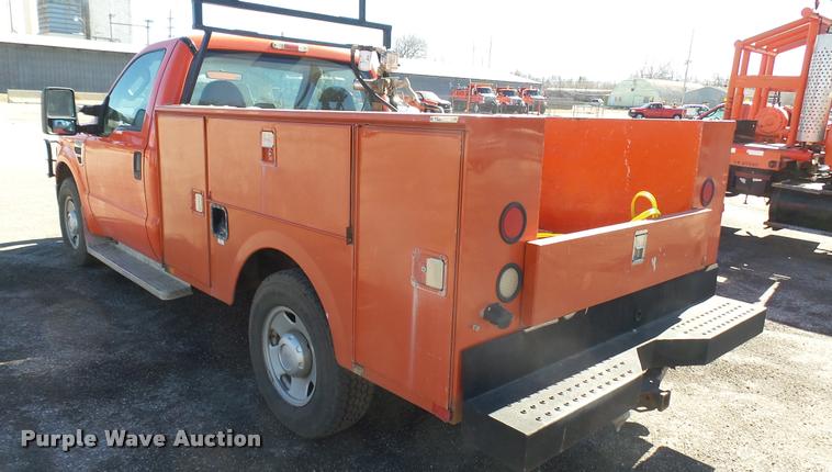 image for item L3957 2008 Ford F250 Super Duty XL utility bed pickup truck