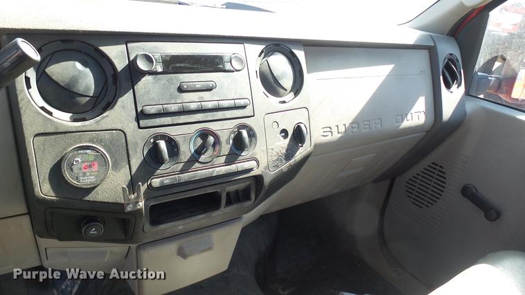 image for item L3957 2008 Ford F250 Super Duty XL utility bed pickup truck