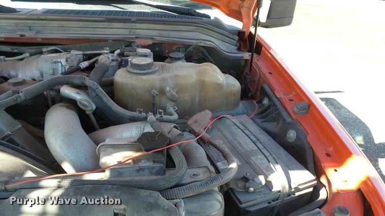 image for item L3957 2008 Ford F250 Super Duty XL utility bed pickup truck