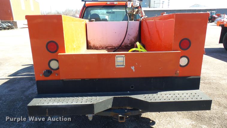 image for item L3957 2008 Ford F250 Super Duty XL utility bed pickup truck