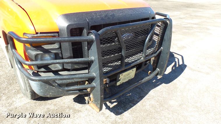 image for item L3957 2008 Ford F250 Super Duty XL utility bed pickup truck