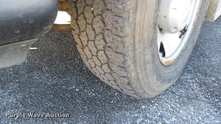 image for item L3957 2008 Ford F250 Super Duty XL utility bed pickup truck