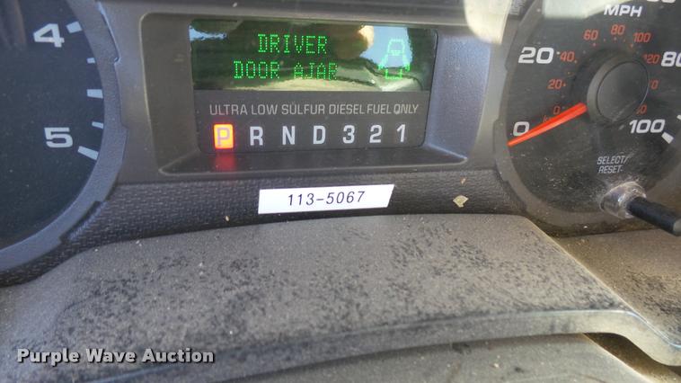 image for item L3957 2008 Ford F250 Super Duty XL utility bed pickup truck