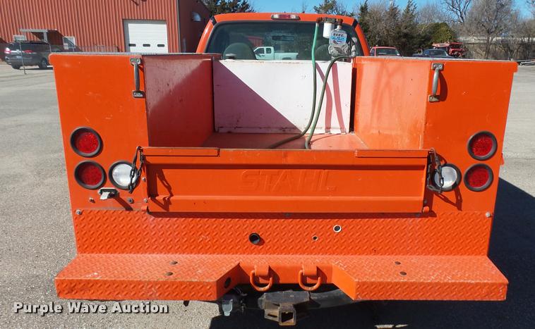 image for item L3958 2006 Ford F250 Super Duty XL utility bed pickup truck