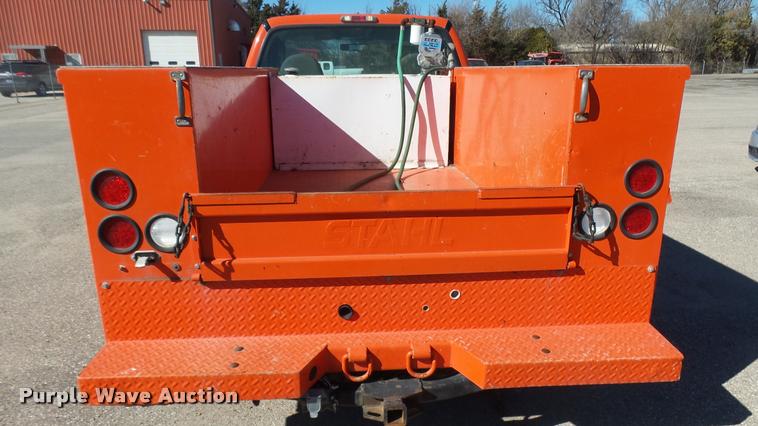 image for item L3958 2006 Ford F250 Super Duty XL utility bed pickup truck