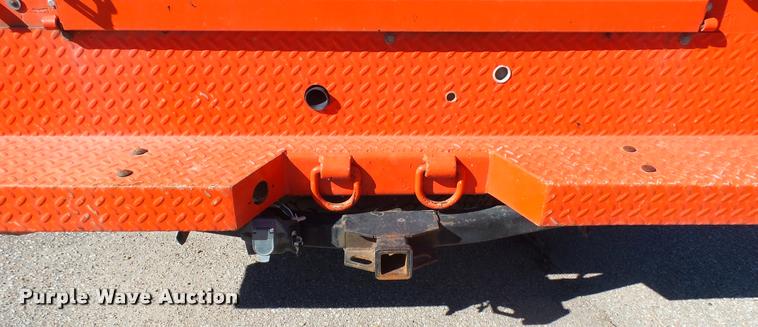 image for item L3958 2006 Ford F250 Super Duty XL utility bed pickup truck