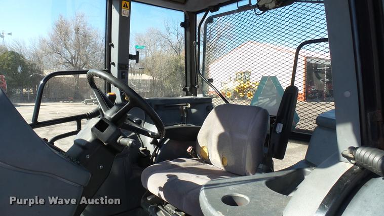 image for item L3959 1999 New Holland TS100 tractor