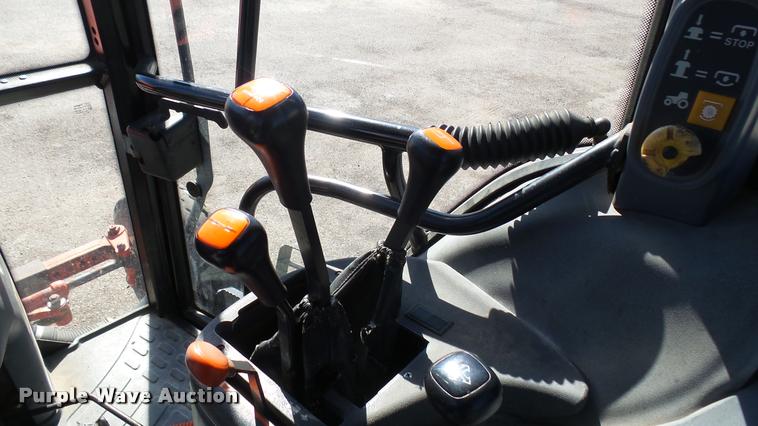 image for item L3959 1999 New Holland TS100 tractor