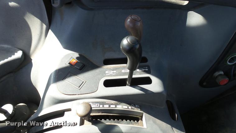 image for item L3959 1999 New Holland TS100 tractor