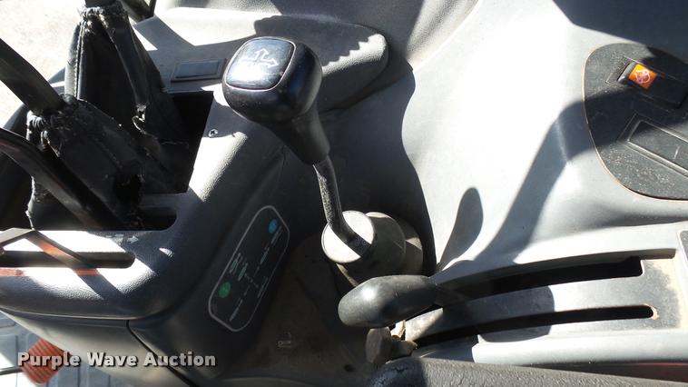 image for item L3959 1999 New Holland TS100 tractor