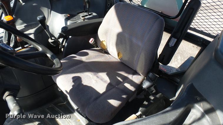 image for item L3959 1999 New Holland TS100 tractor