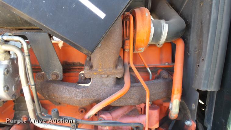 image for item L3959 1999 New Holland TS100 tractor