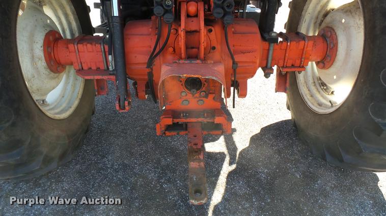 image for item L3959 1999 New Holland TS100 tractor