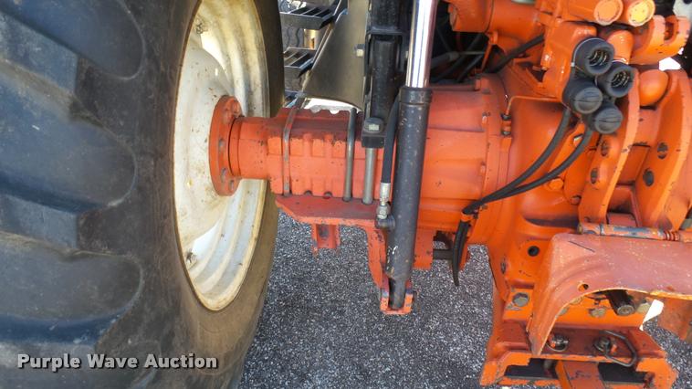 image for item L3959 1999 New Holland TS100 tractor