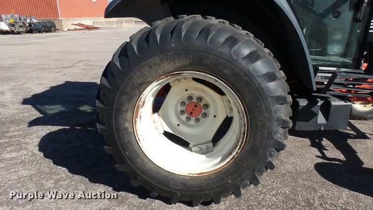 image for item L3959 1999 New Holland TS100 tractor