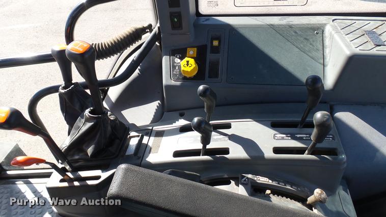 image for item L3960 1997 New Holland 6640SL tractor