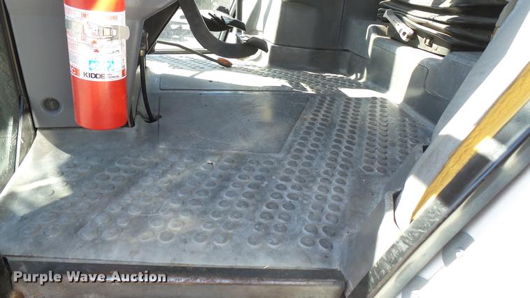 image for item L3960 1997 New Holland 6640SL tractor