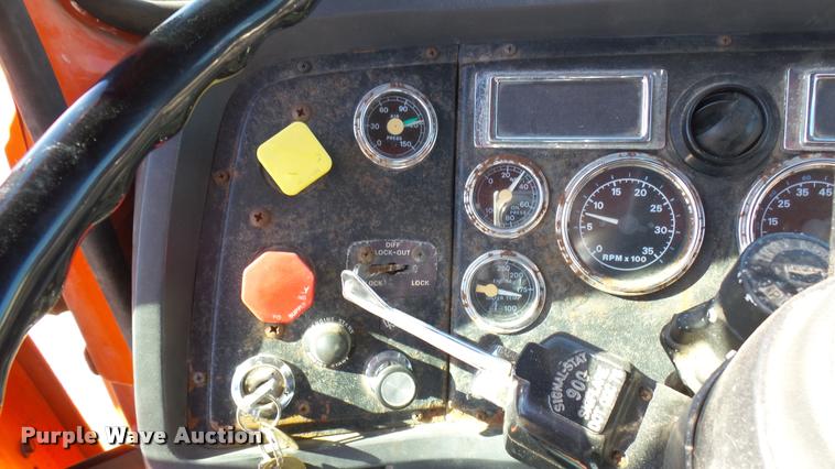 image for item L3961 1997 Ford LNT9000 gin pole truck