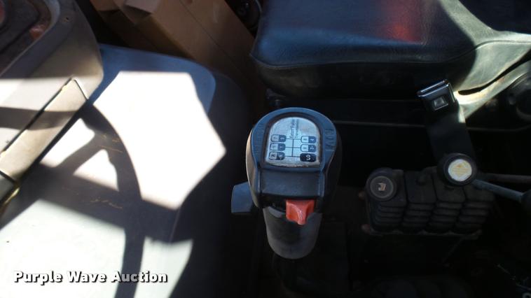 image for item L3961 1997 Ford LNT9000 gin pole truck