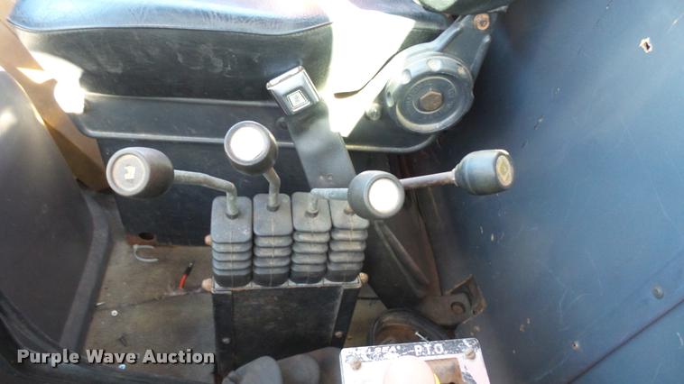 image for item L3961 1997 Ford LNT9000 gin pole truck