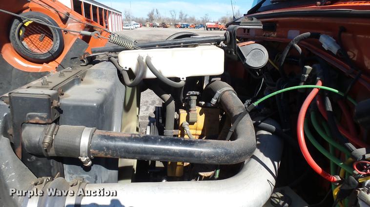 image for item L3961 1997 Ford LNT9000 gin pole truck