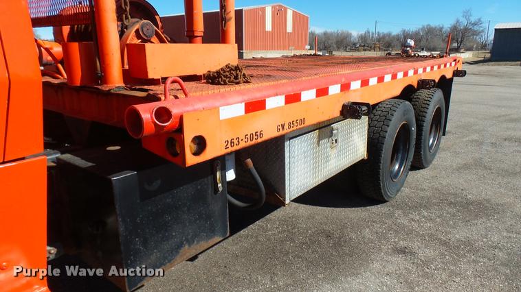 image for item L3961 1997 Ford LNT9000 gin pole truck