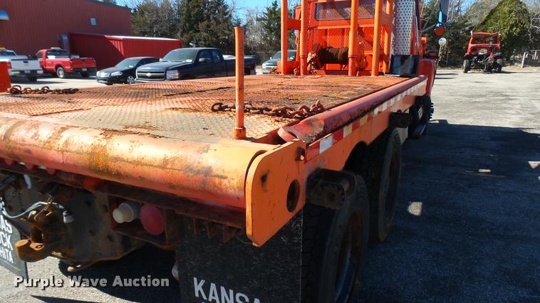 image for item L3961 1997 Ford LNT9000 gin pole truck