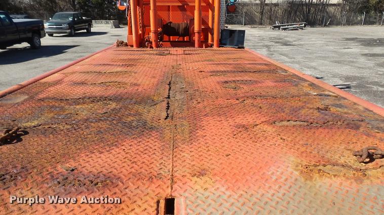 image for item L3961 1997 Ford LNT9000 gin pole truck