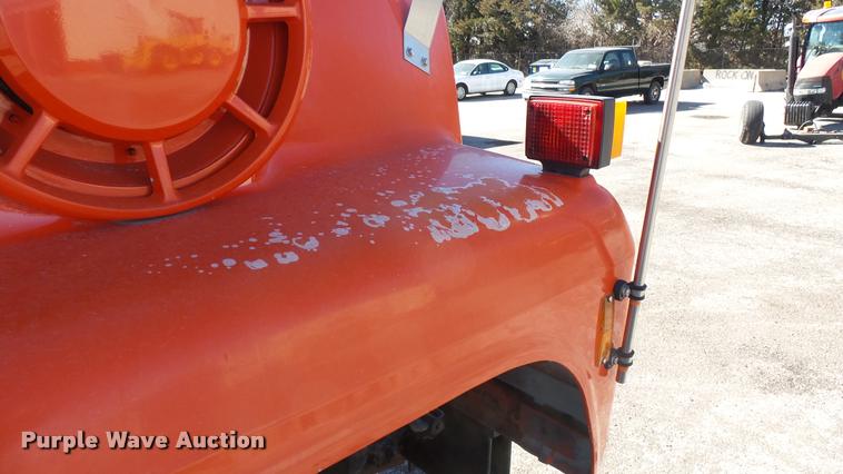 image for item L3961 1997 Ford LNT9000 gin pole truck