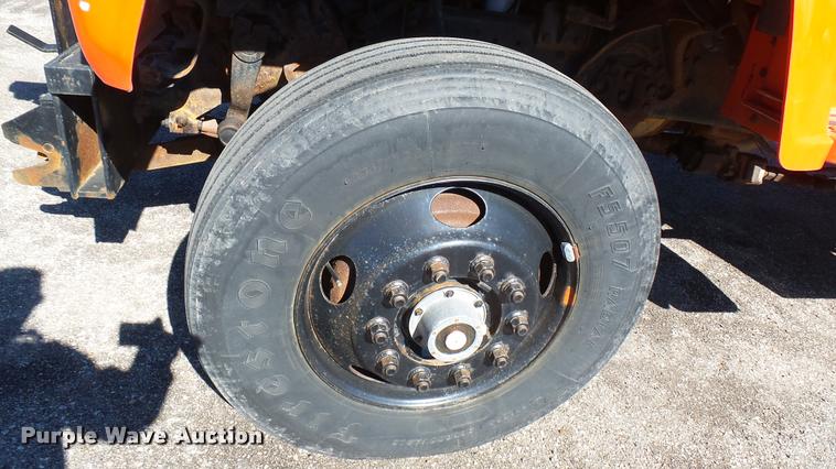 image for item L3961 1997 Ford LNT9000 gin pole truck