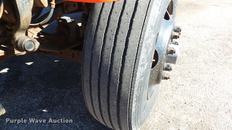 image for item L3961 1997 Ford LNT9000 gin pole truck