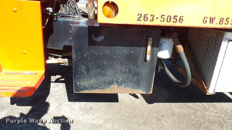 image for item L3961 1997 Ford LNT9000 gin pole truck