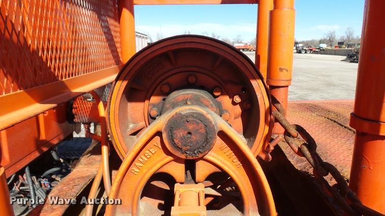 image for item L3961 1997 Ford LNT9000 gin pole truck