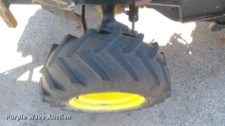image for item L3964 2006 John Deere 2320 MFWD tractor