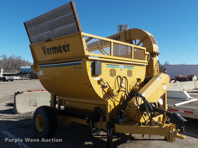 image for item L3967 2007 Vermeer Top Gun bale shredder